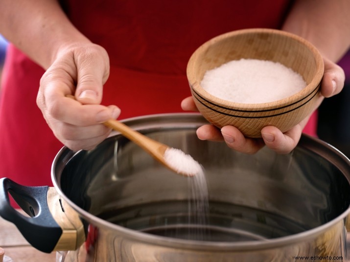 Se sorprenderá de la cantidad de sal que debe usar al hervir la pasta 
