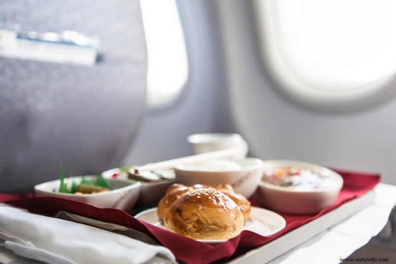 La mejor comida para comer en un avión, según el director culinario de una aerolínea 
