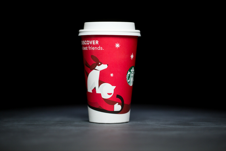 Vea cada vaso navideño de Starbucks en este resumen navideño 