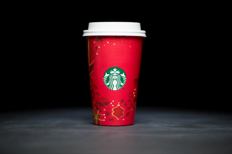 Vea cada vaso navideño de Starbucks en este resumen navideño 