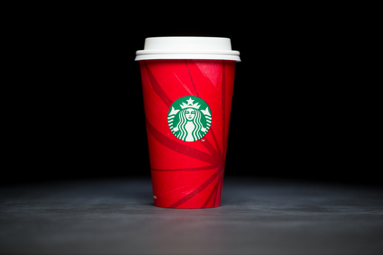 Vea cada vaso navideño de Starbucks en este resumen navideño 