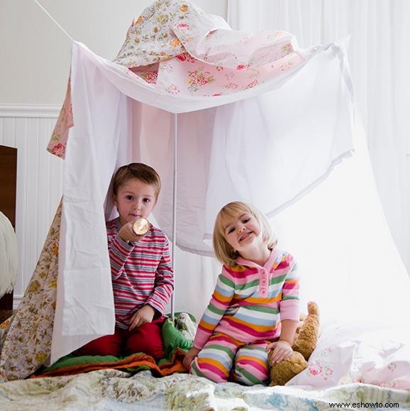 Actividades de interior baratas y fáciles para mantener a los niños entretenidos todo el día 