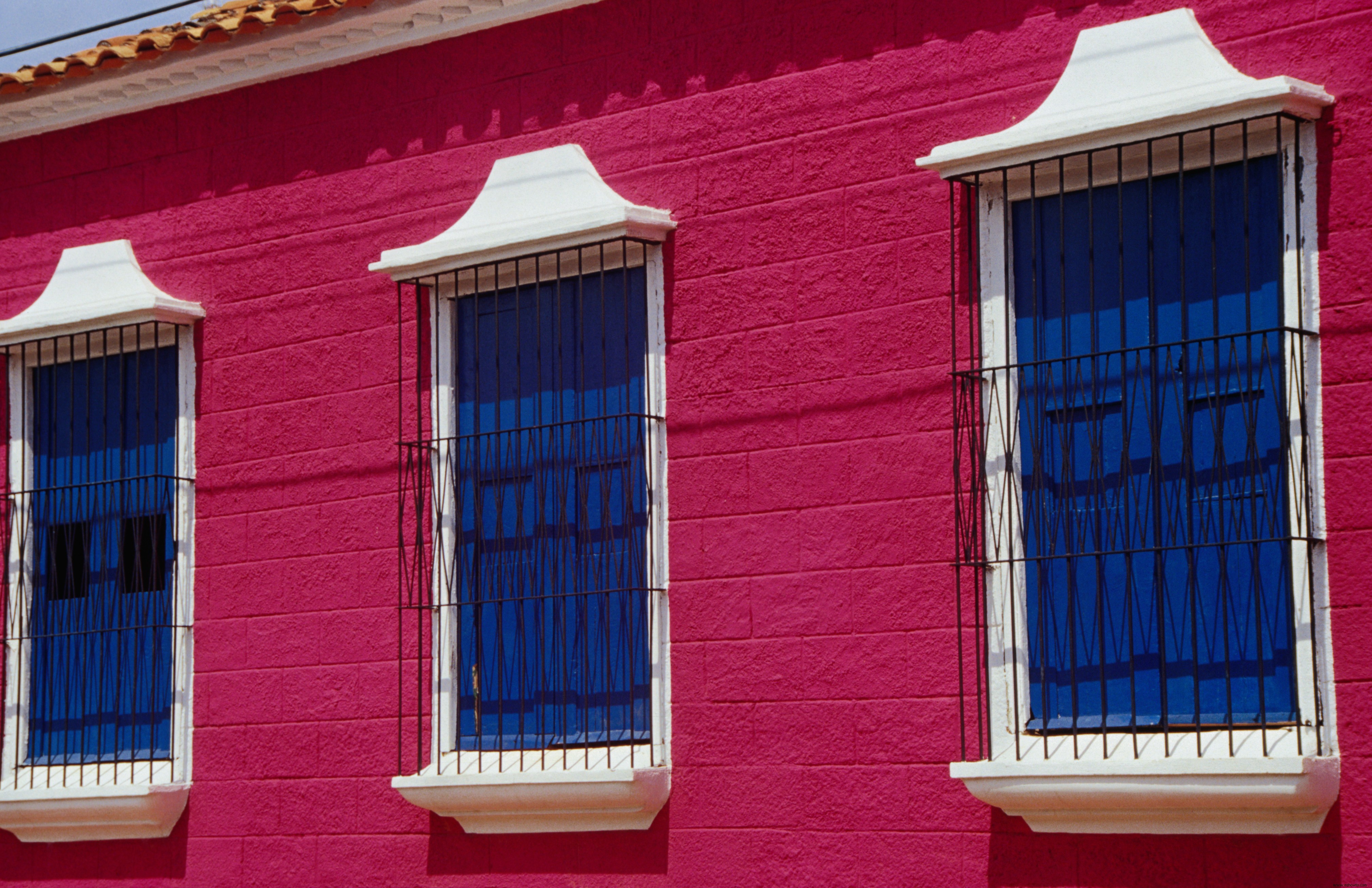 Consejos para pintar un exterior de pared de ladrillo que actualizará el atractivo exterior de su hogar 