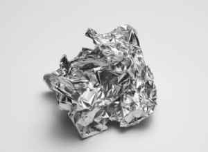 Protege tu auto del robo high-tech: envuelve las llaves en papel de aluminio contra ataques de relevo