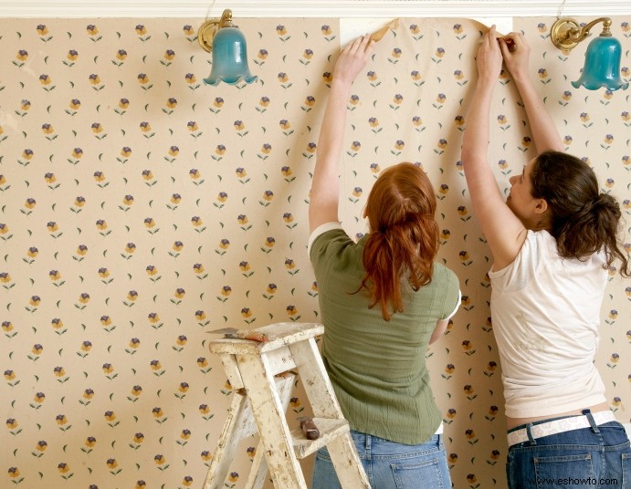 Cómo aplicar papel tapiz removible sin dañar las paredes 