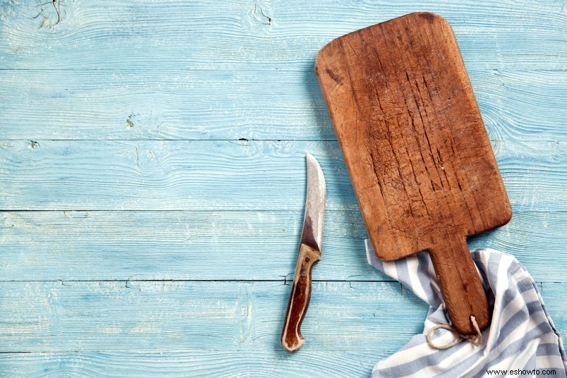 Cómo limpiar y cuidar correctamente una tabla de cortar de madera 