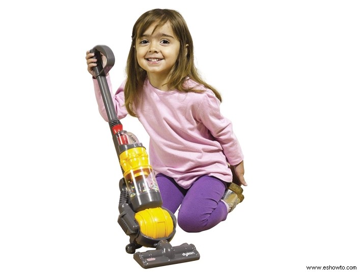 Esta aspiradora de juguete que realmente funciona es el mejor regalo para niños y padres por igual 