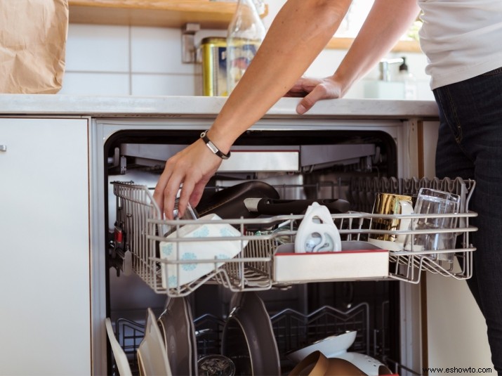 9 cosas sorprendentes que puedes poner en tu lavavajillas 