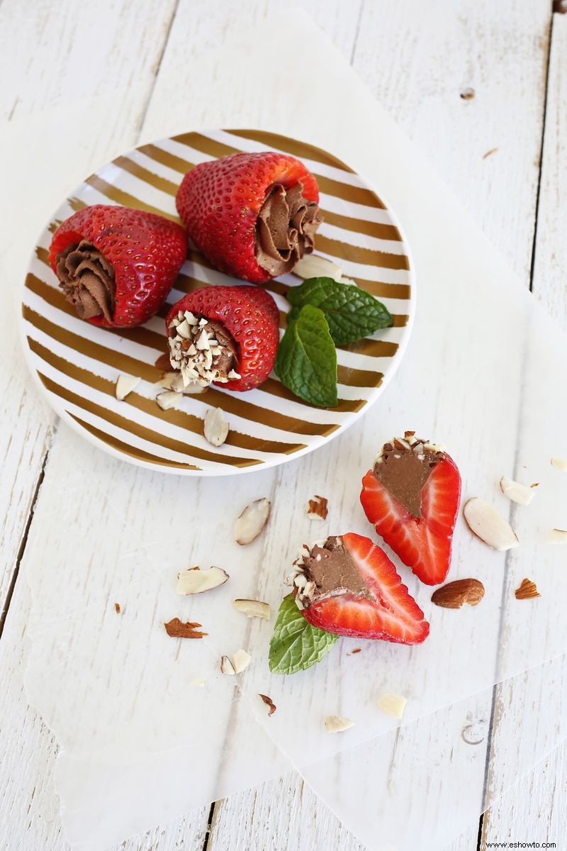 11 fresas rellenas que hacen el mini postre perfecto 