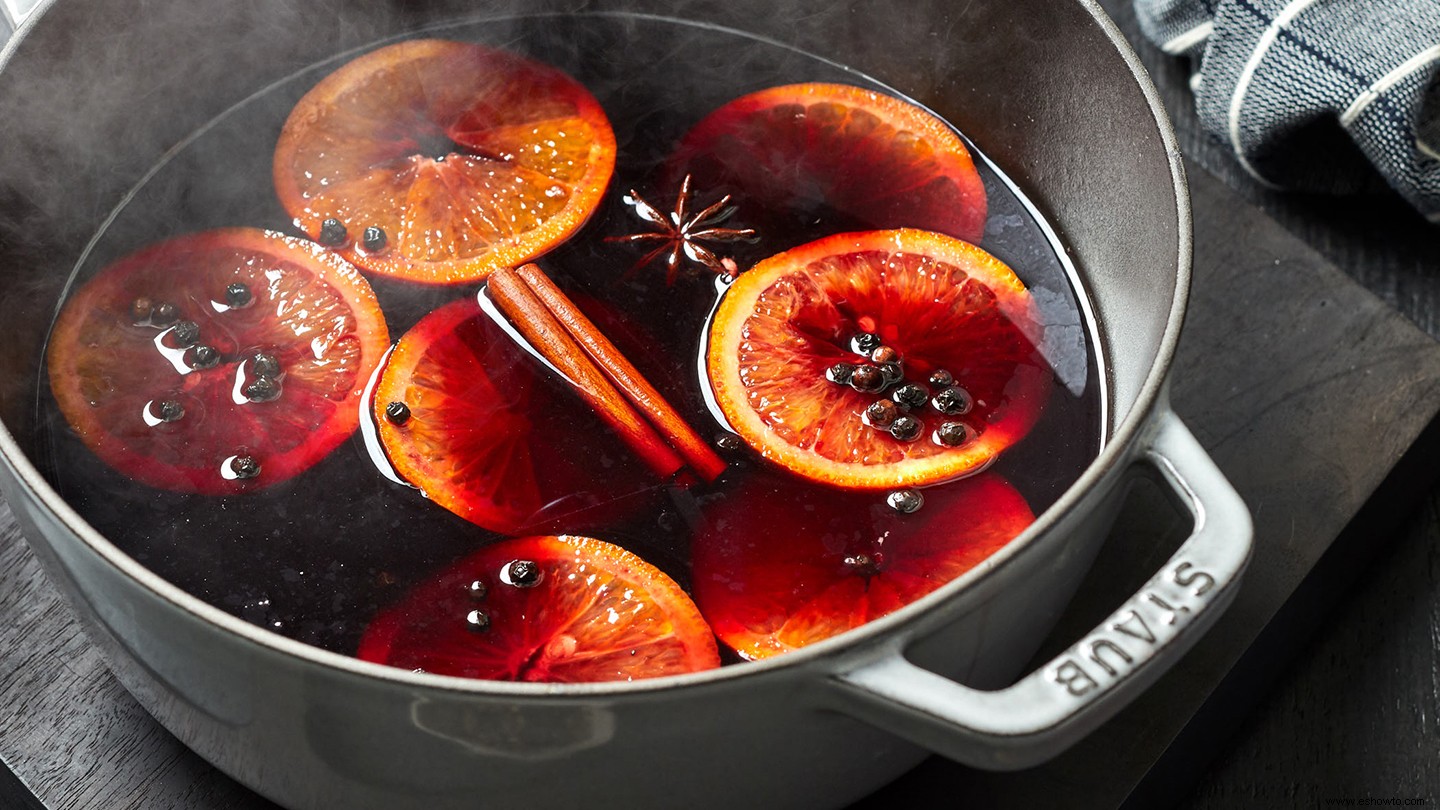 Este vino caliente dulce y especiado lo calentará en cualquier clima 