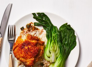 Pollo Crujiente Y Arroz Con Salsa De Cebolleta A La Brasa 