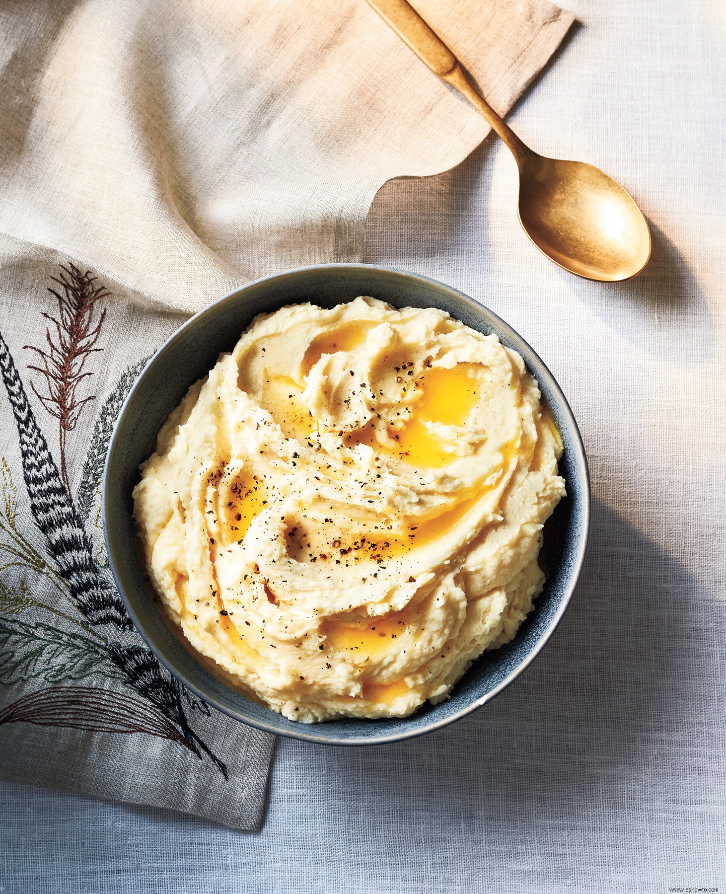 Puré de papas cremoso en una olla 