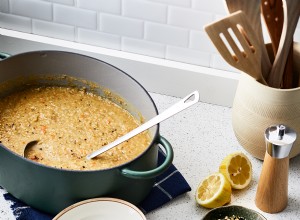 Sopa de Lentejas con Especias, Nueces y Cilantro: Receta Fácil y Reconfortante