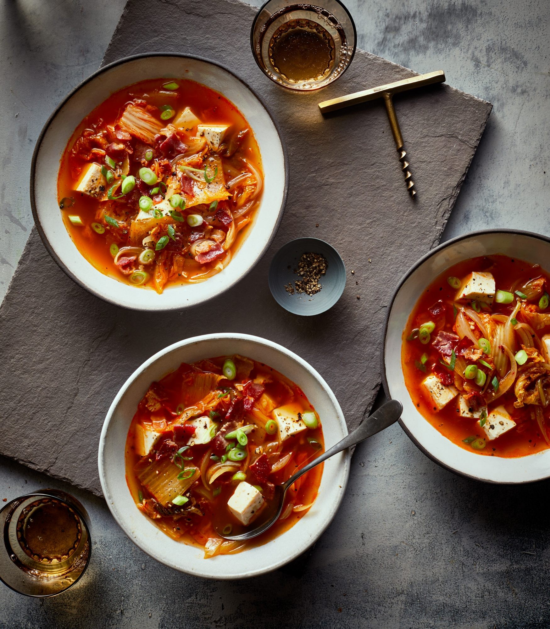 Sopa De Kimchi Con Tofu Y Tocino 