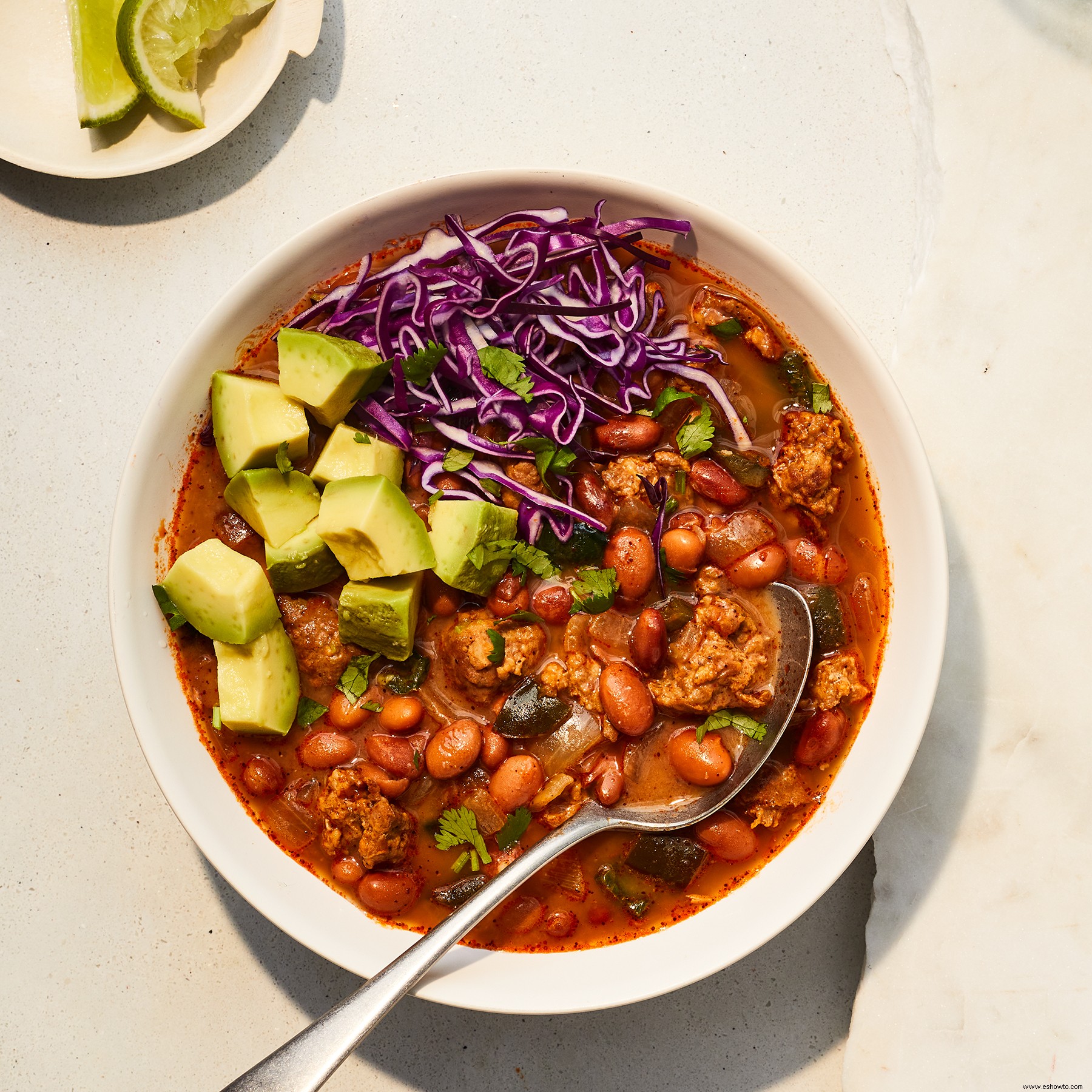 Chile picante con chorizo ​​y frijoles pintos 