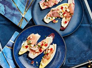 Crema de Gorgonzola con Endivias y Prosciutto: Aperitivo Elegante sin Cocinar
