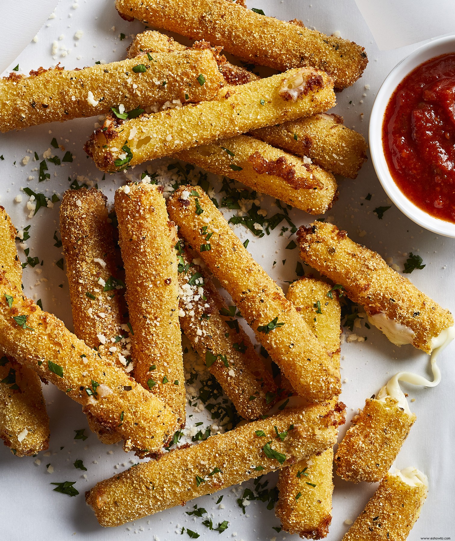 Palitos de mozzarella con costra de harina de maíz 