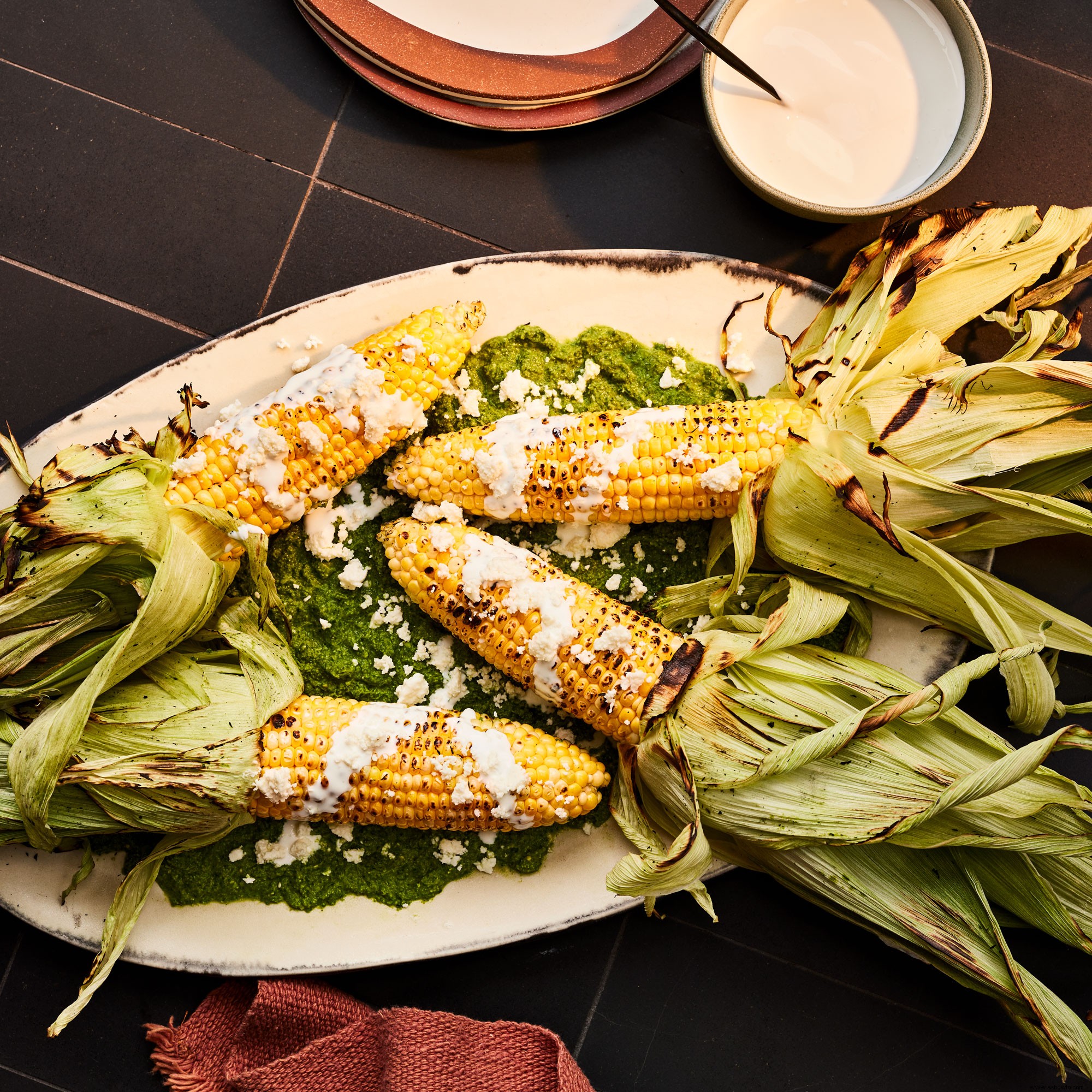 Elote Con Mole Verde 