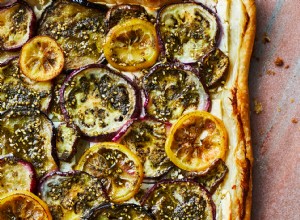 Tarta de berenjena, feta y limón: receta vegetariana fácil y deliciosa