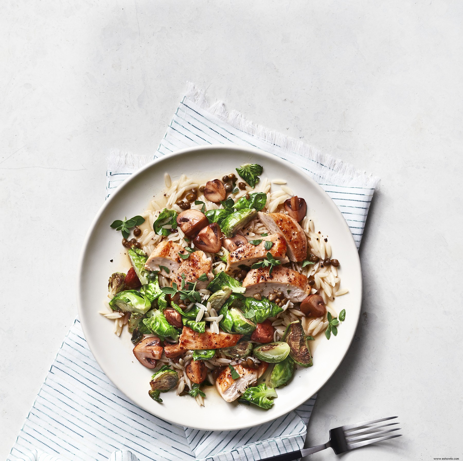 Pollo Piccata Con Champiñones Y Coles De Bruselas 