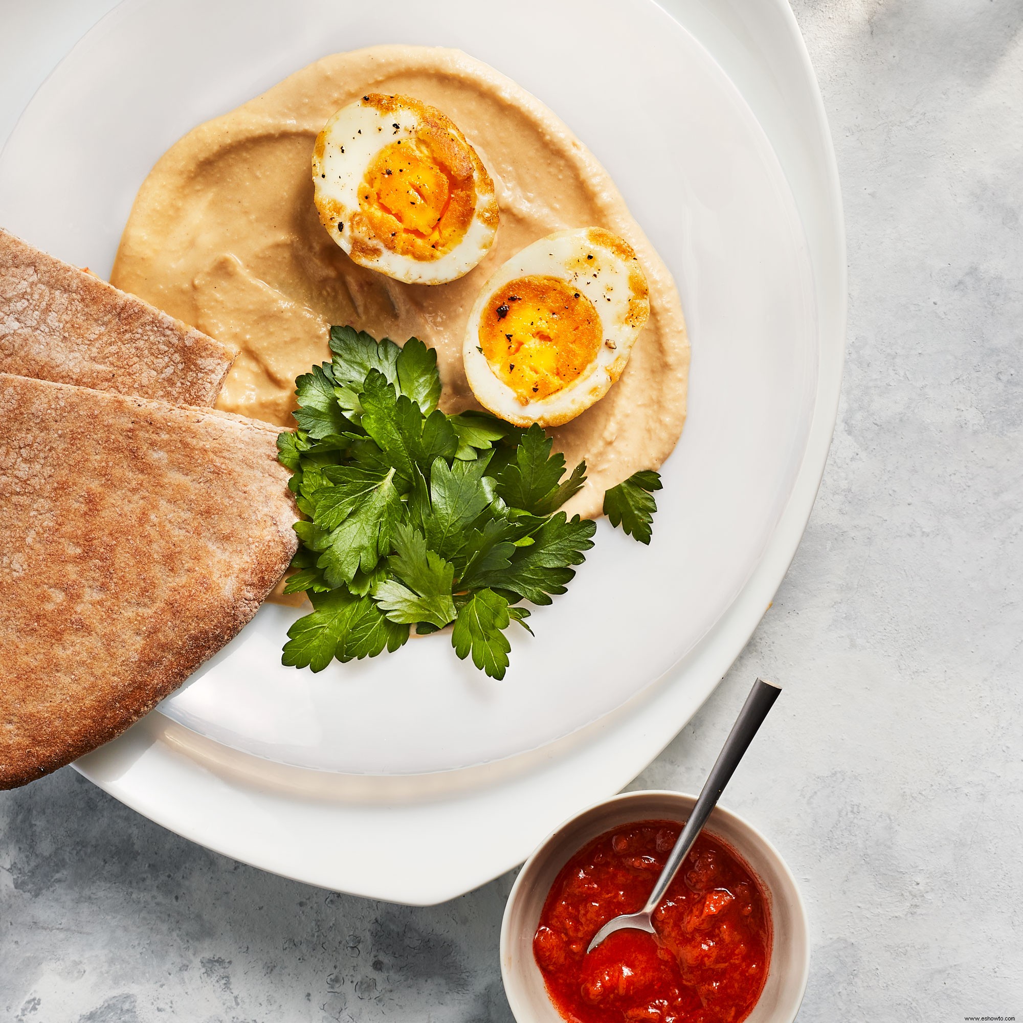 Desayuno de huevo duro salteado 