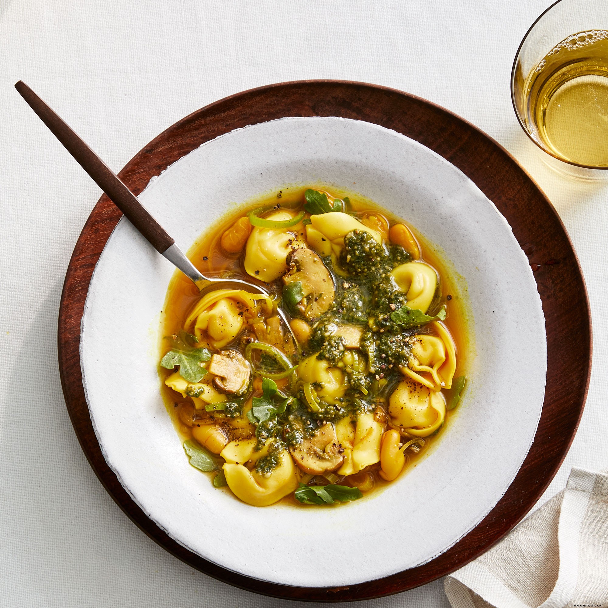 Sopa De Tortellini Y Champiñones 