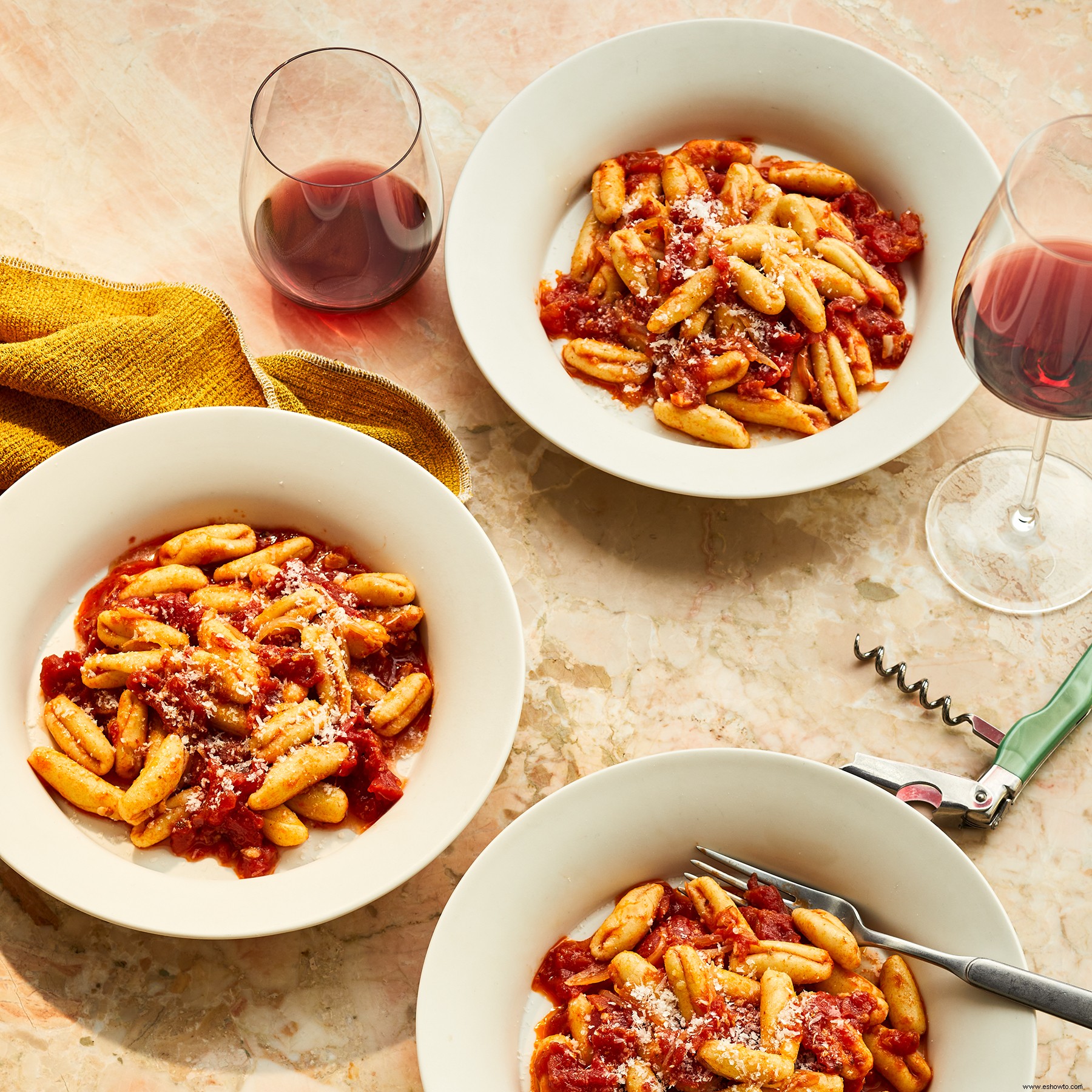 Cavatelli fresco con salsa de tomate y ajo 