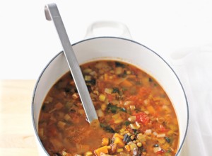 Sopa de Lentejas de Invierno: Receta Vegetariana Fácil, Saludable y Perfecta para Congelar