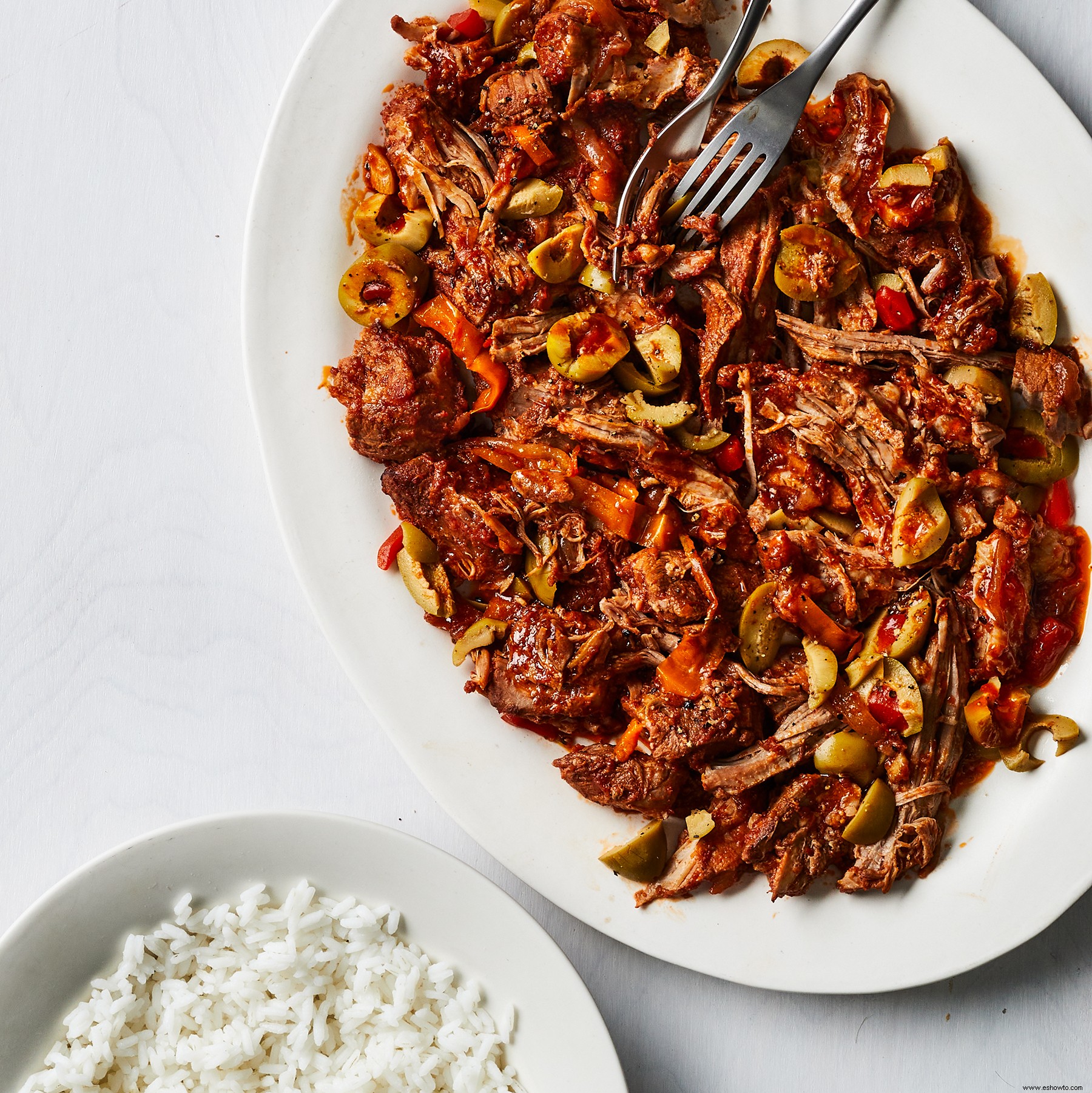 Cerdo En Olla De Cocción Lenta Con Pimientos Y Aceitunas 