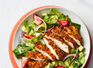 Ensalada de Pollo Crujiente con Costra de Pretzel: Lista en 25 Minutos