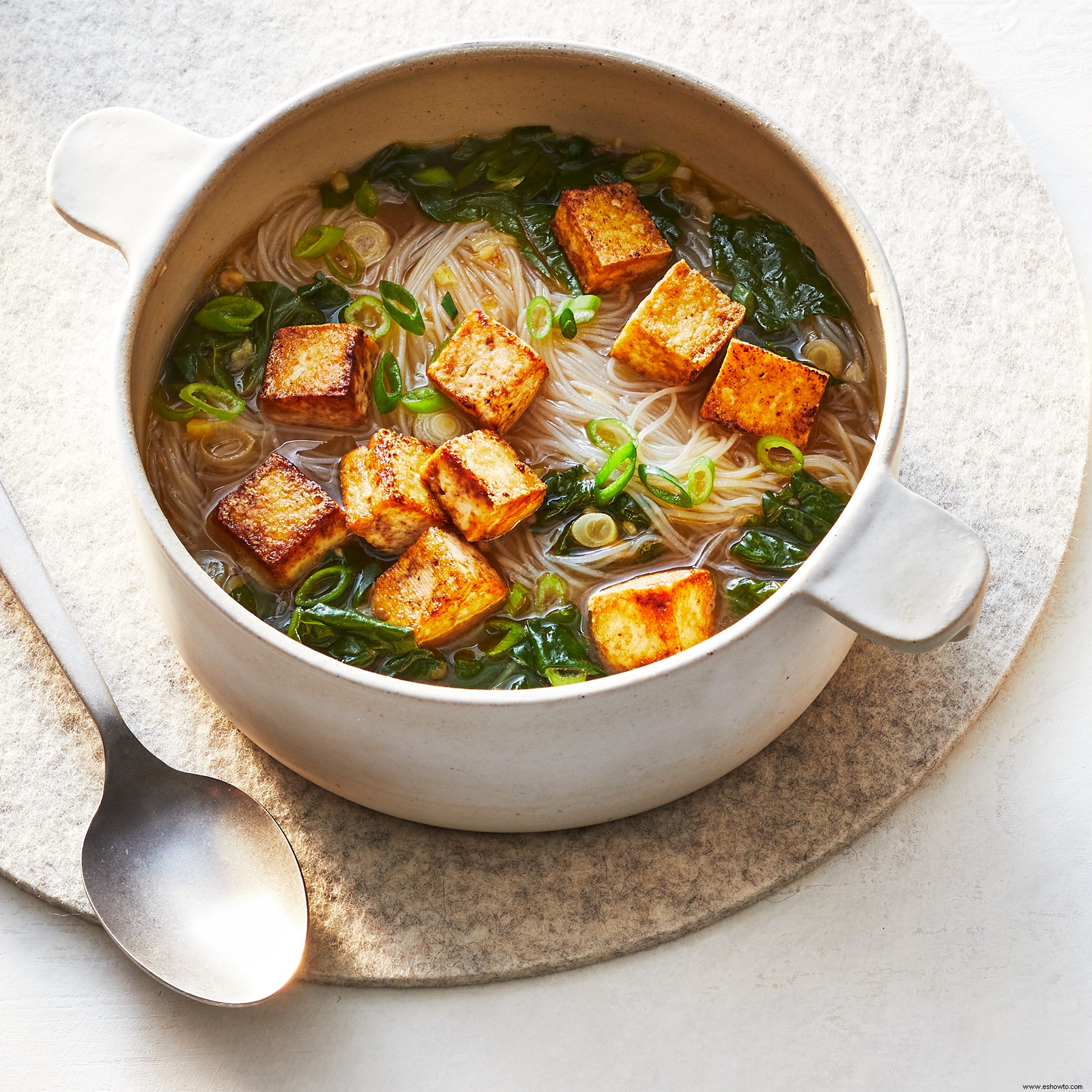 Sopa De Fideos De Tofu Crujiente 