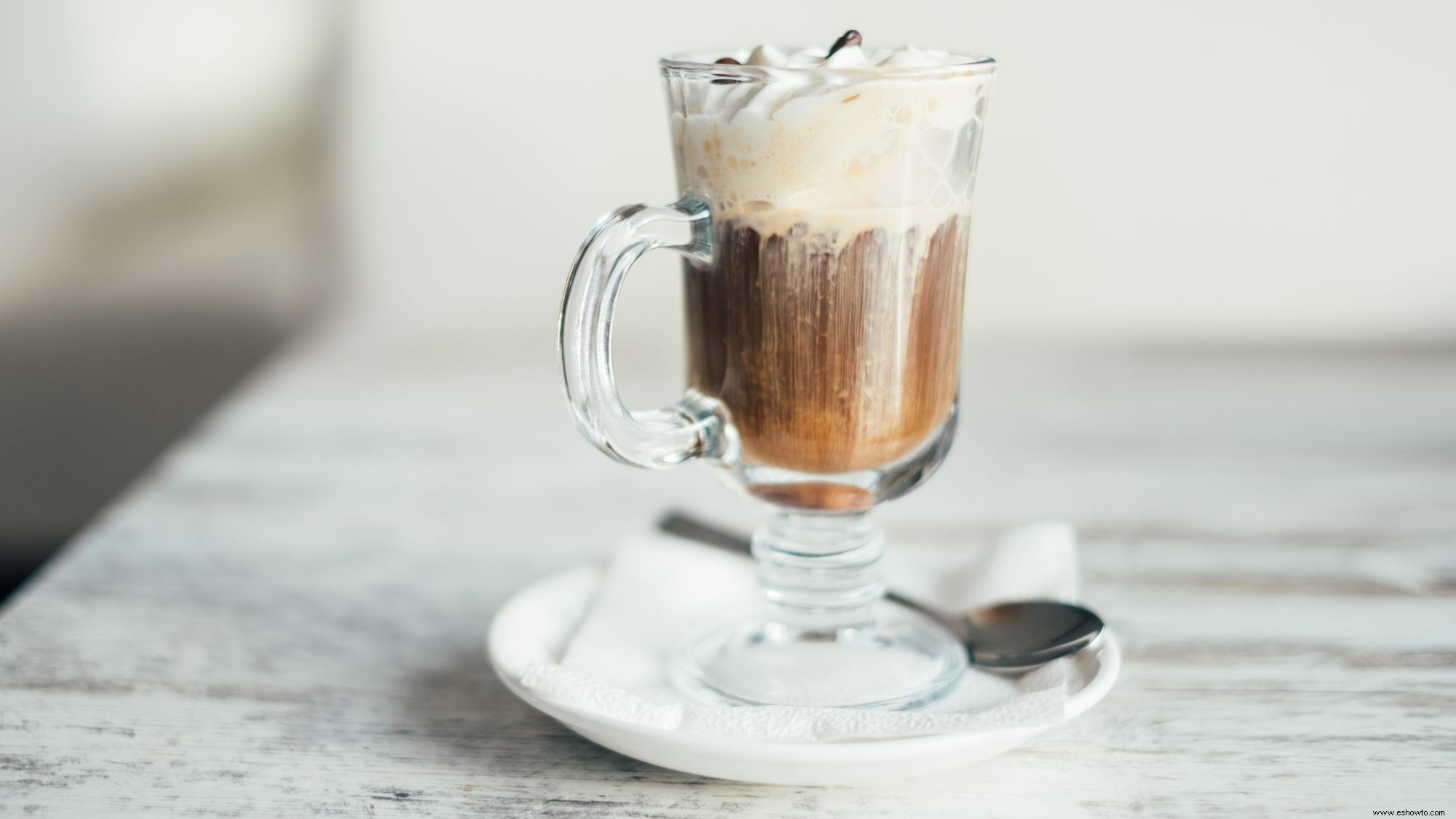 Este café helado irlandés fácil es nuestro cóctel helado y cremoso favorito 