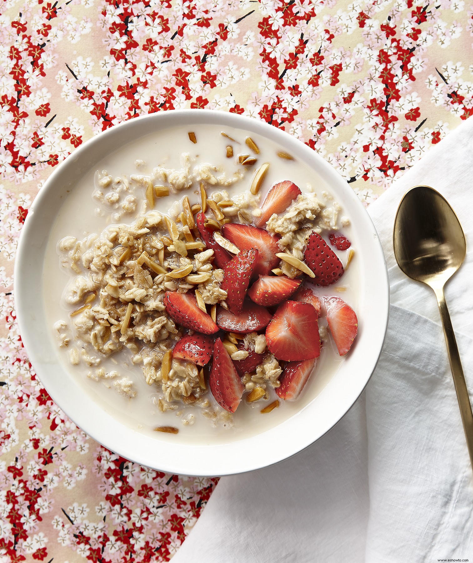 Avena nocturna con fresas y almendras tostadas 