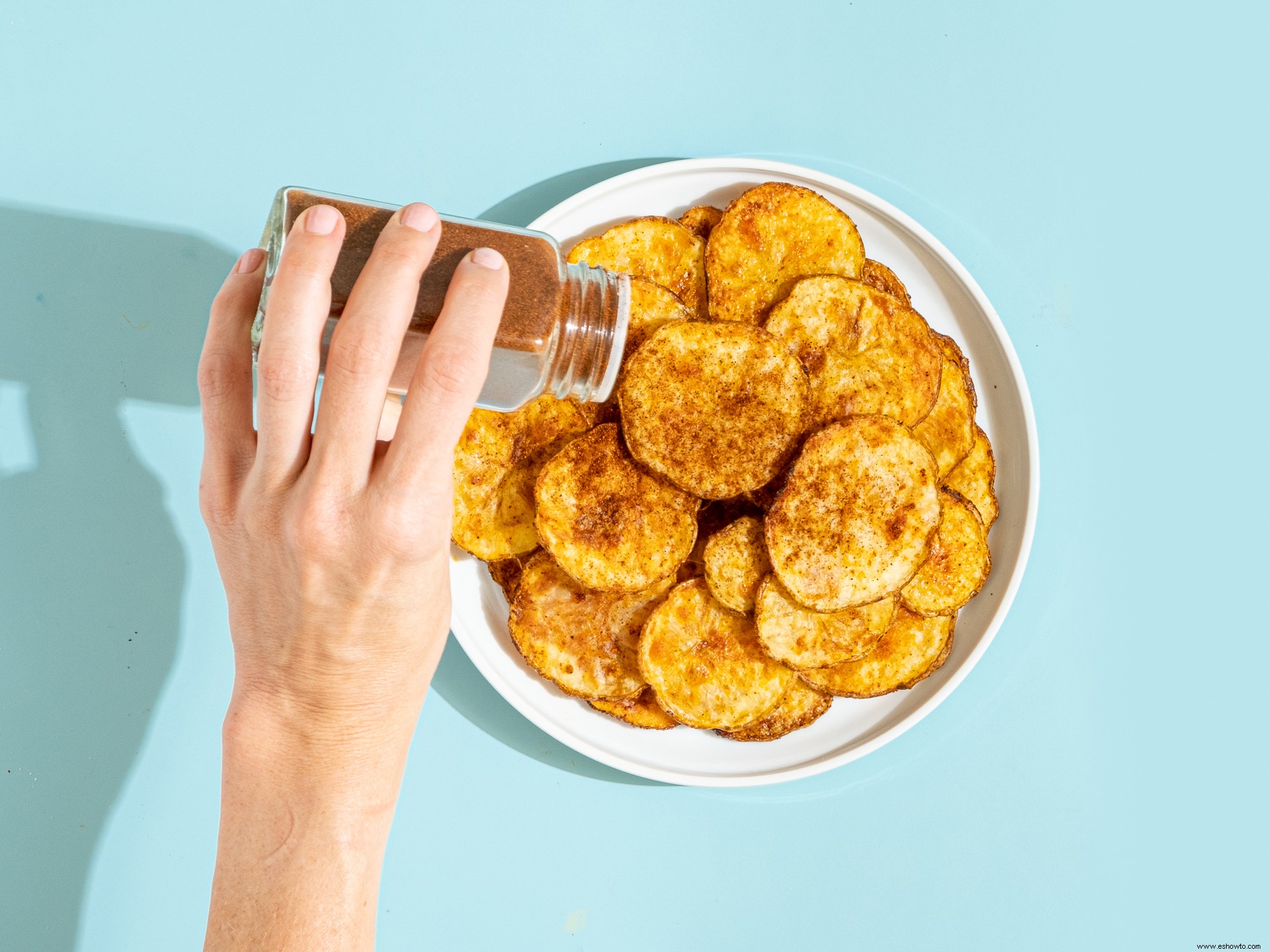 Patatas fritas caseras crujientes al horno 