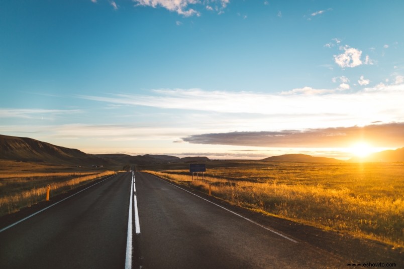 ¿Estás planeando un viaje de verano por carretera? Cómo ahorrar en todo, desde comida hasta gasolina 