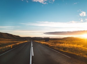 ¿Planeas un viaje en coche este verano? Guía experta para ahorrar en gasolina, comida y más