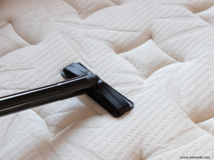 Por qué debería limpiar su colchón y cómo hacerlo como un profesional 