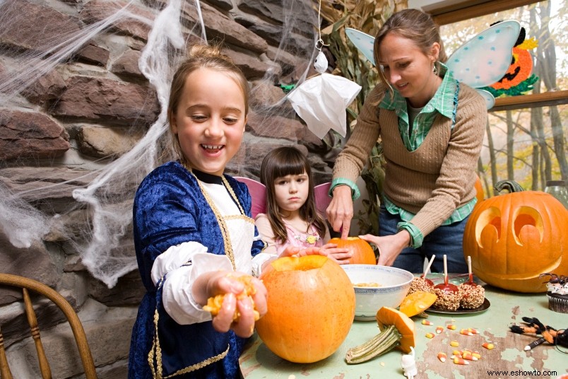 Sangre falsa, tripas de calabaza y tinte para el cabello, ¡Dios mío! Cómo limpiar todo tipo de desorden de Halloween 