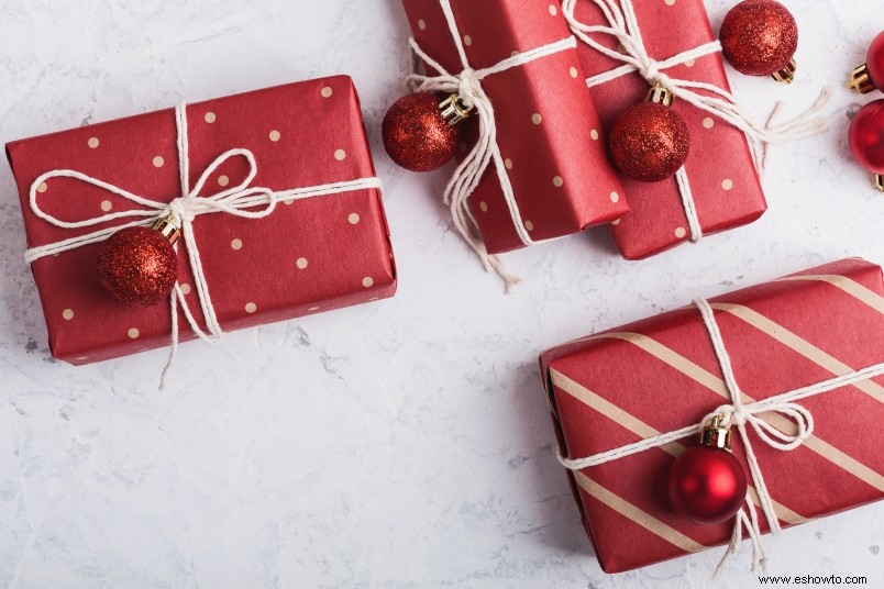 8 maneras de ahorrar dinero en regalos en esta temporada navideña 