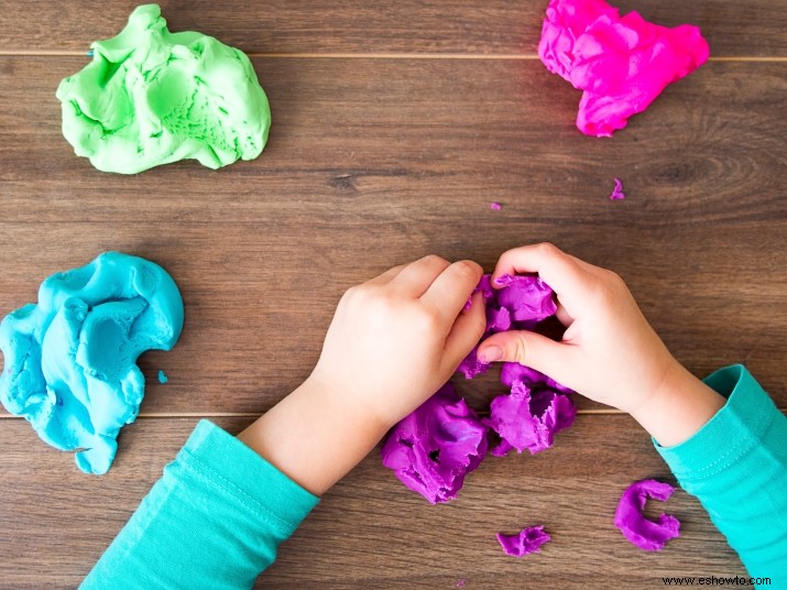 Cómo quitar Play-Doh de tapetes y alfombras 