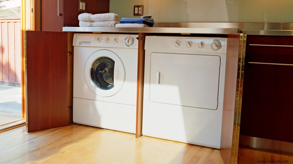 7 cosas sorprendentes que puedes limpiar en la lavadora 