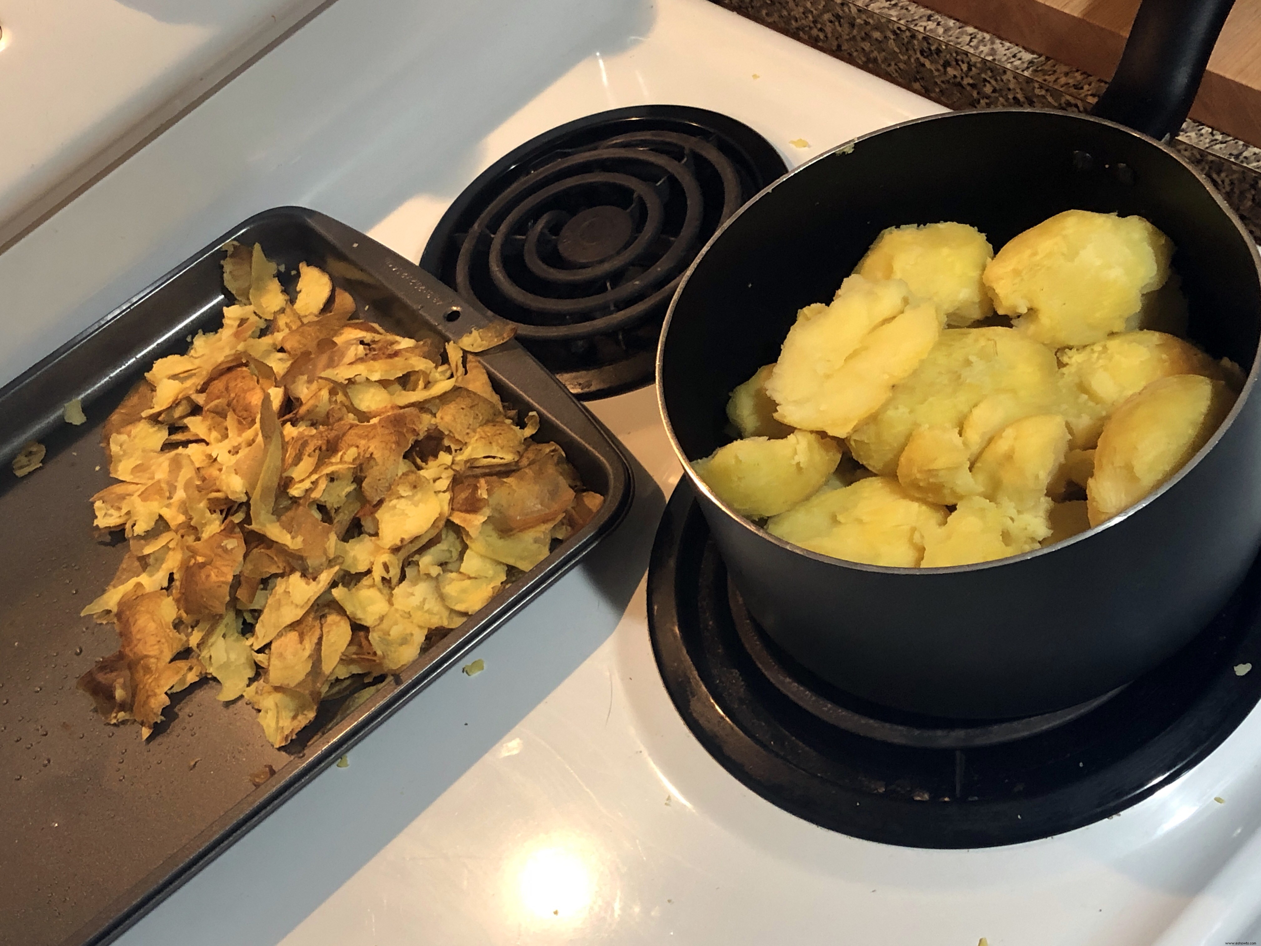 Todos hemos estado haciendo mal nuestro puré de papas de Acción de Gracias, comenzando con el primer paso 