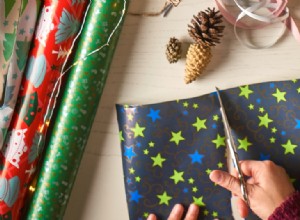Este truco para envolver regalos hace que cubrir regalos con formas extrañas sea muy fácil 