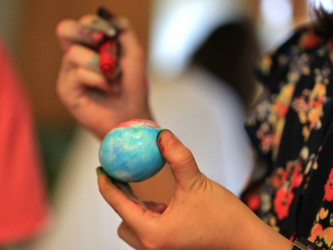 Cómo quitarse el tinte de huevo de Pascua de las manos sin productos químicos agresivos 
