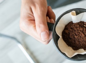 ¡No deseche los posos de café usados! Pueden ayudar a que su jardín prospere esta primavera 