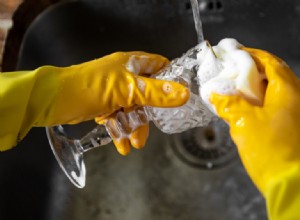 Vinagre de la despensa: el truco infalible para copas de vino sin rayas