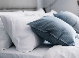 Guía experta: Cómo lavar almohadas correctamente para eliminar polvo, ácaros y prolongar su vida útil