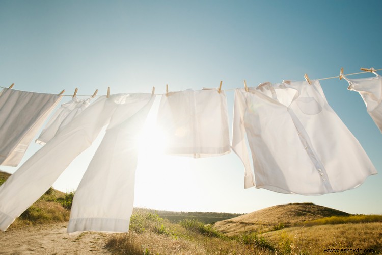 9 consejos para lavar la ropa que prueban que el vinagre es magia líquida 