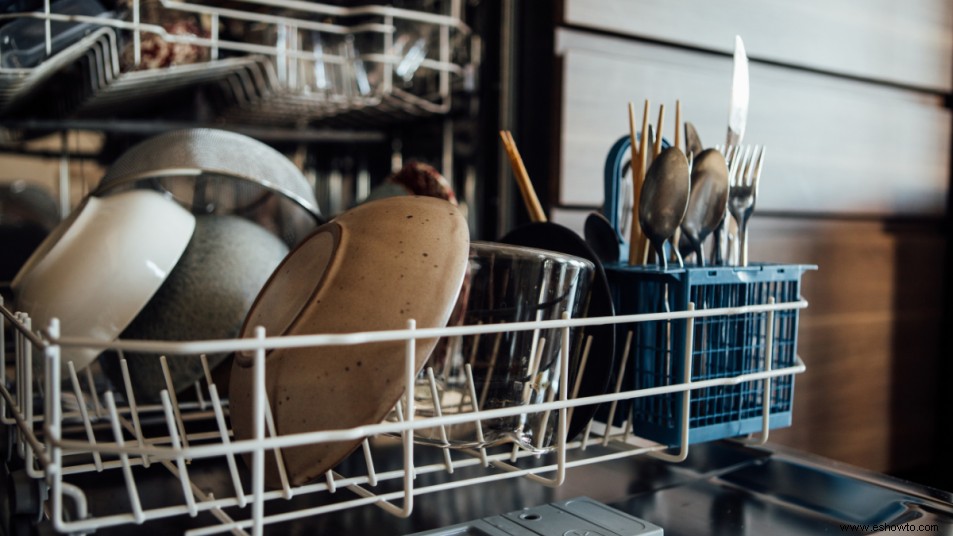 Este simple truco se asegurará de que tus platos salgan completamente secos del lavavajillas cada vez 