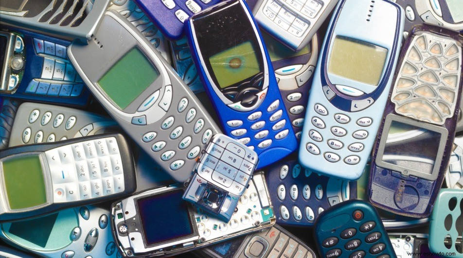 ¿Guardas tus viejos teléfonos celulares? Mucho dinero podría estar viniendo hacia ti 